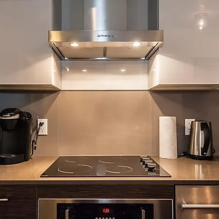 Lifesuites King West Loft